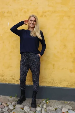 Hot Liberte Alma-Pants 9500 Night Sky Paisley