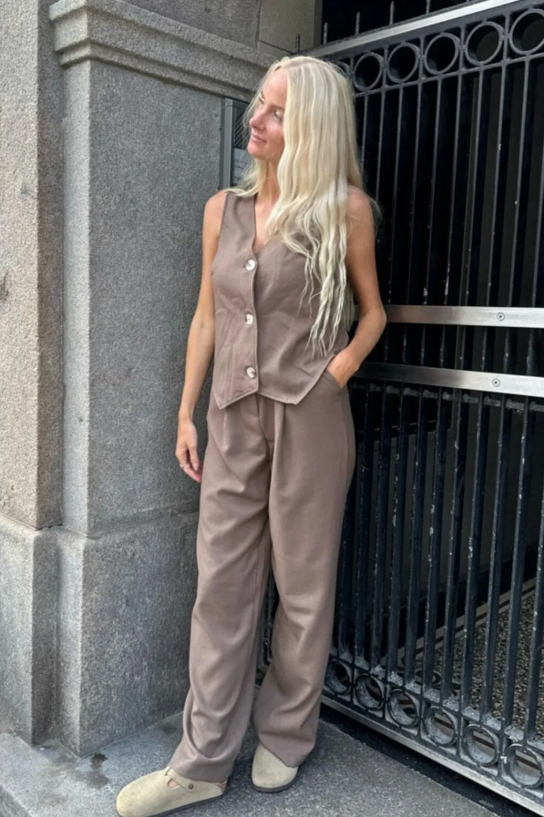 New BYIC Celina Vest Brown