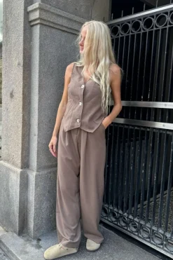 New BYIC Celina Vest Brown