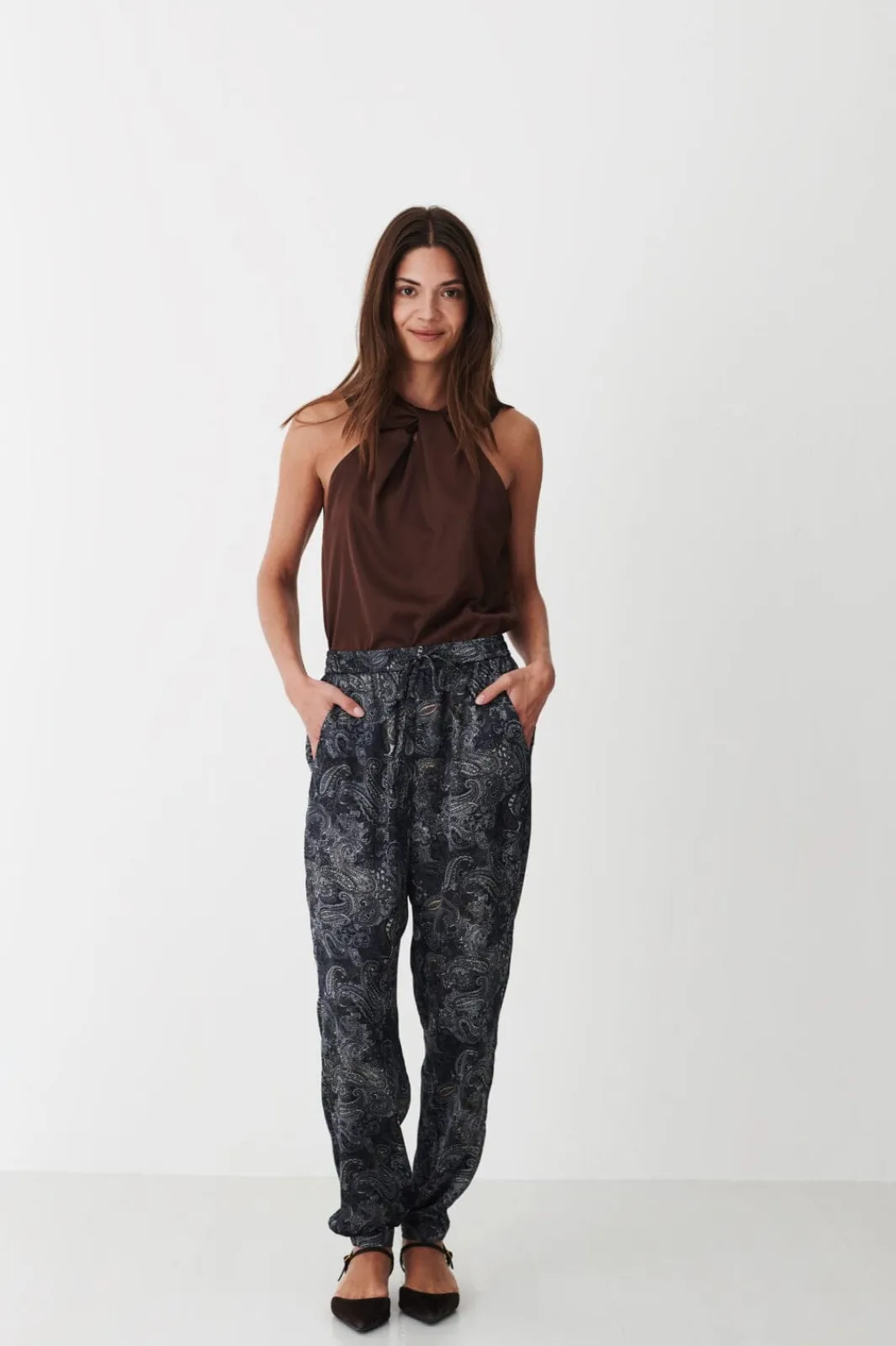Discount Karmamia Cora Pants 2234 Gaia Paisley