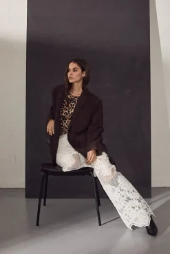Sale Haute L'Amitié Curvey Lace Hem Pant HL10214 Off-White