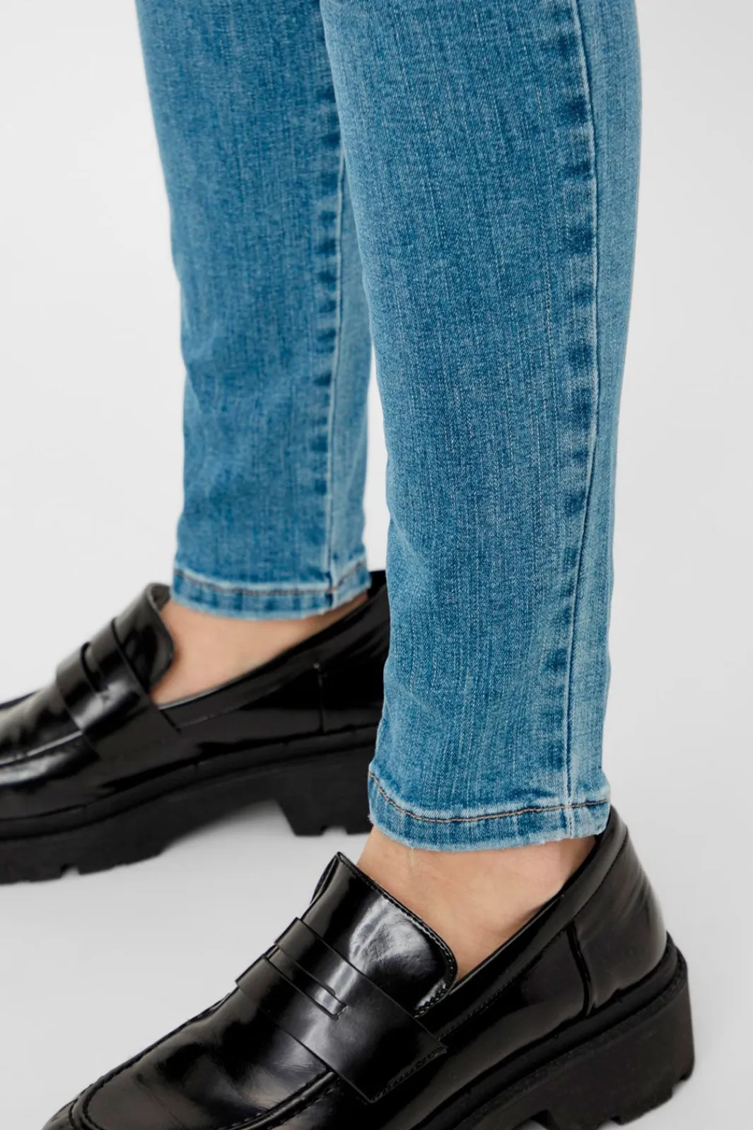 Outlet Pieces Delly Skin MW Jeans Noos Light Blue Denim