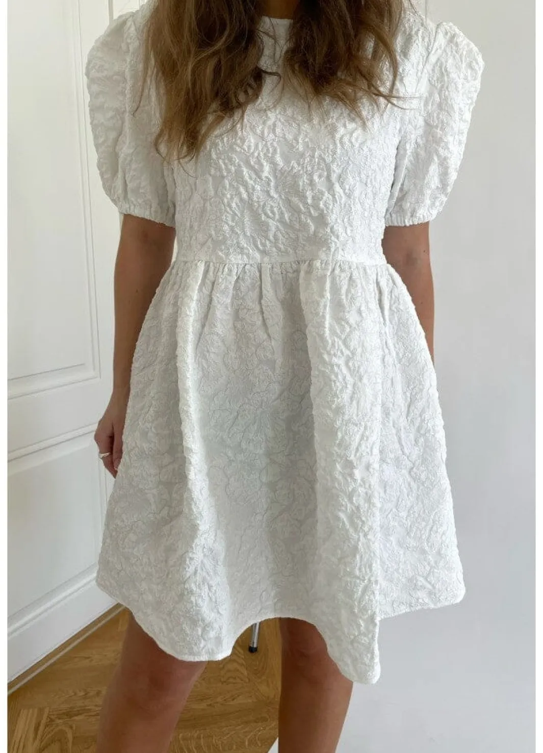 New BYIC Edithic Dress wdream White Dream
