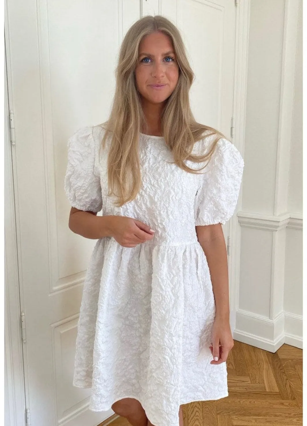New BYIC Edithic Dress wdream White Dream