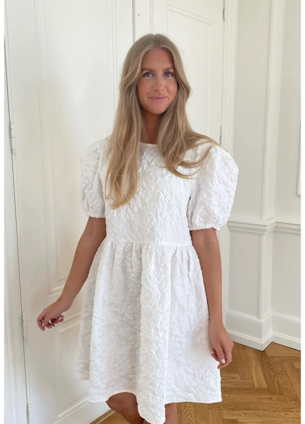 New BYIC Edithic Dress wdream White Dream