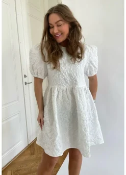 New BYIC Edithic Dress wdream White Dream