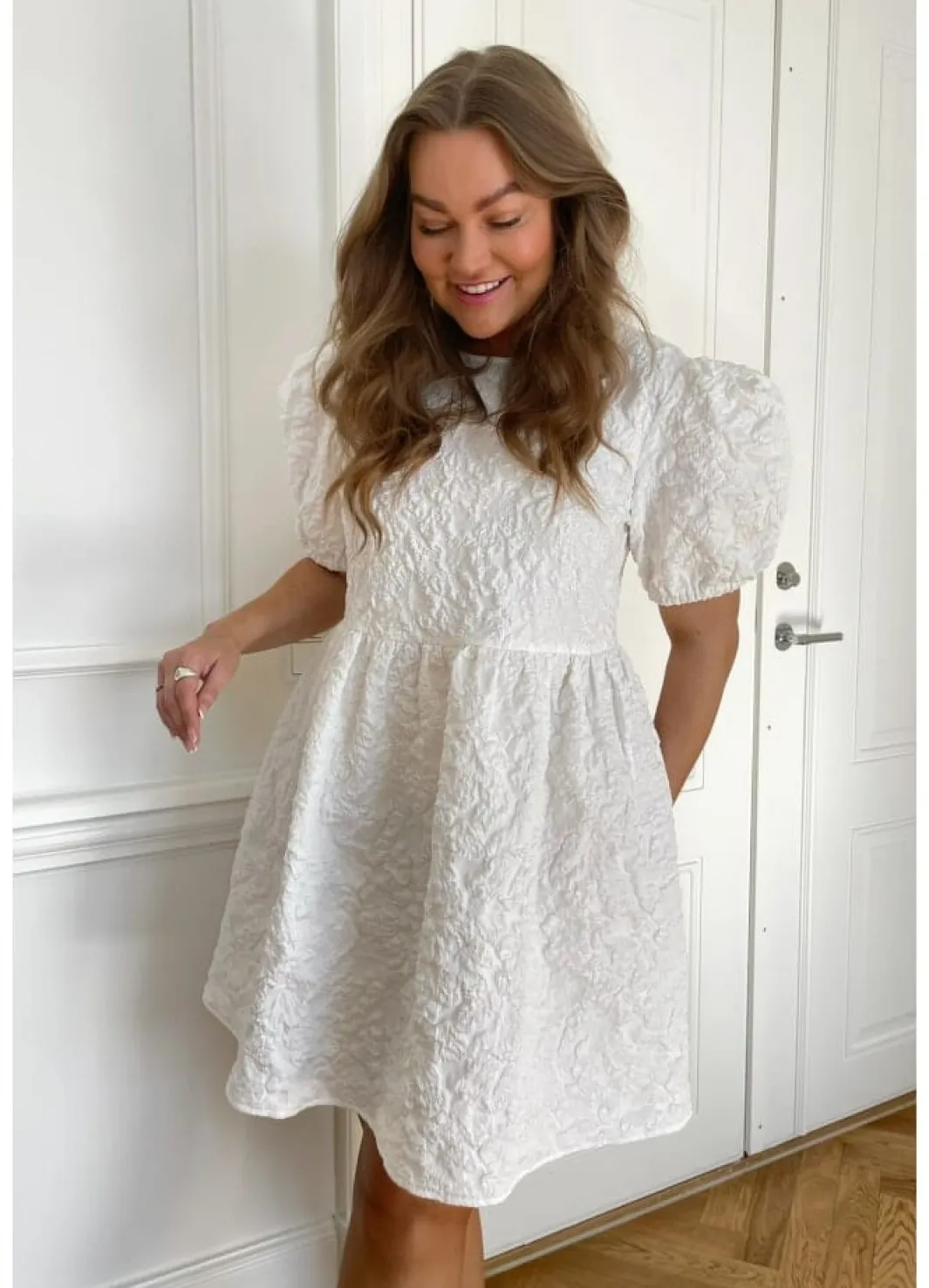 New BYIC Edithic Dress wdream White Dream