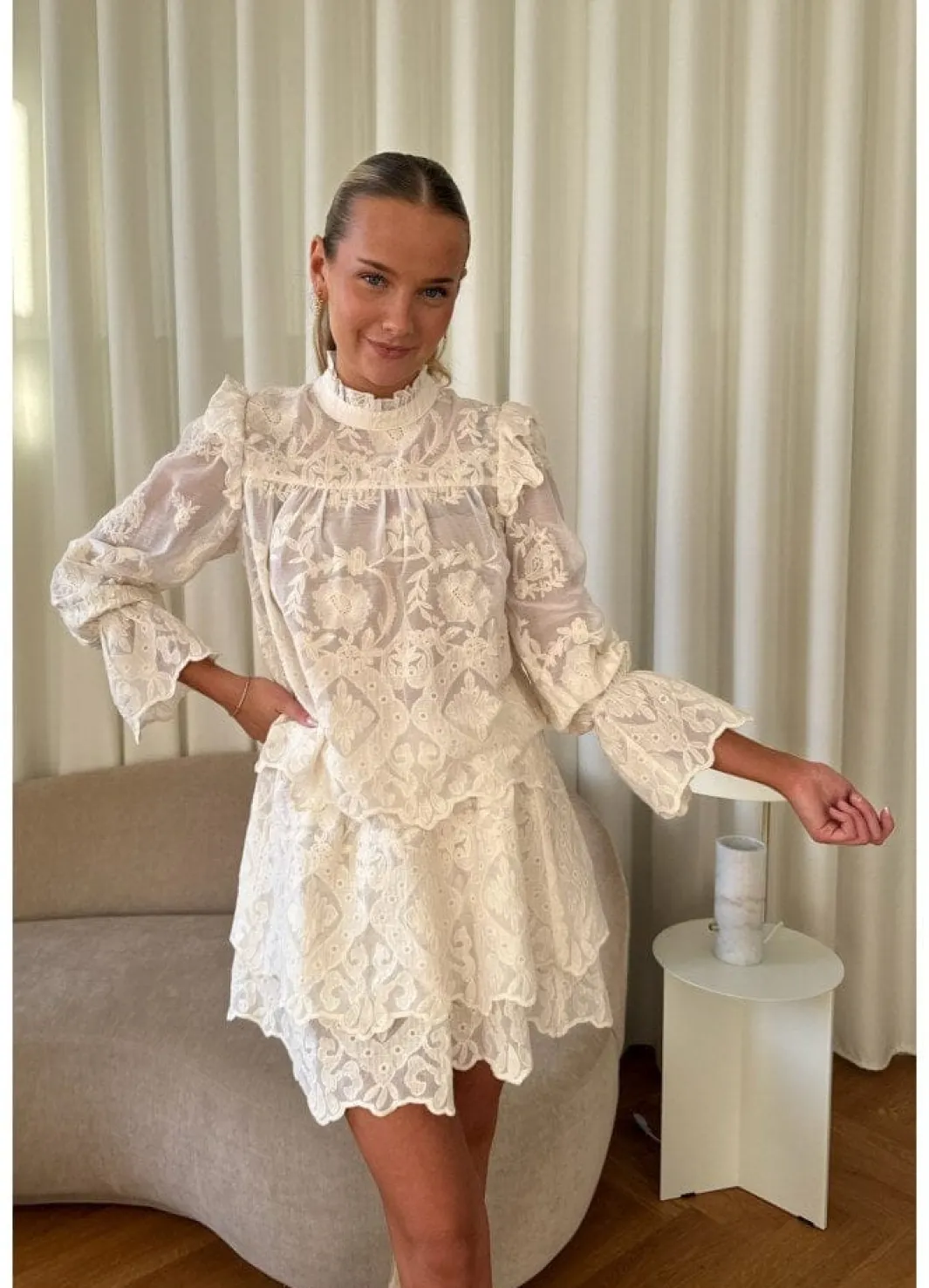 Hot BYIC Ellinoric Lace Mini Skirt vw Vintage White