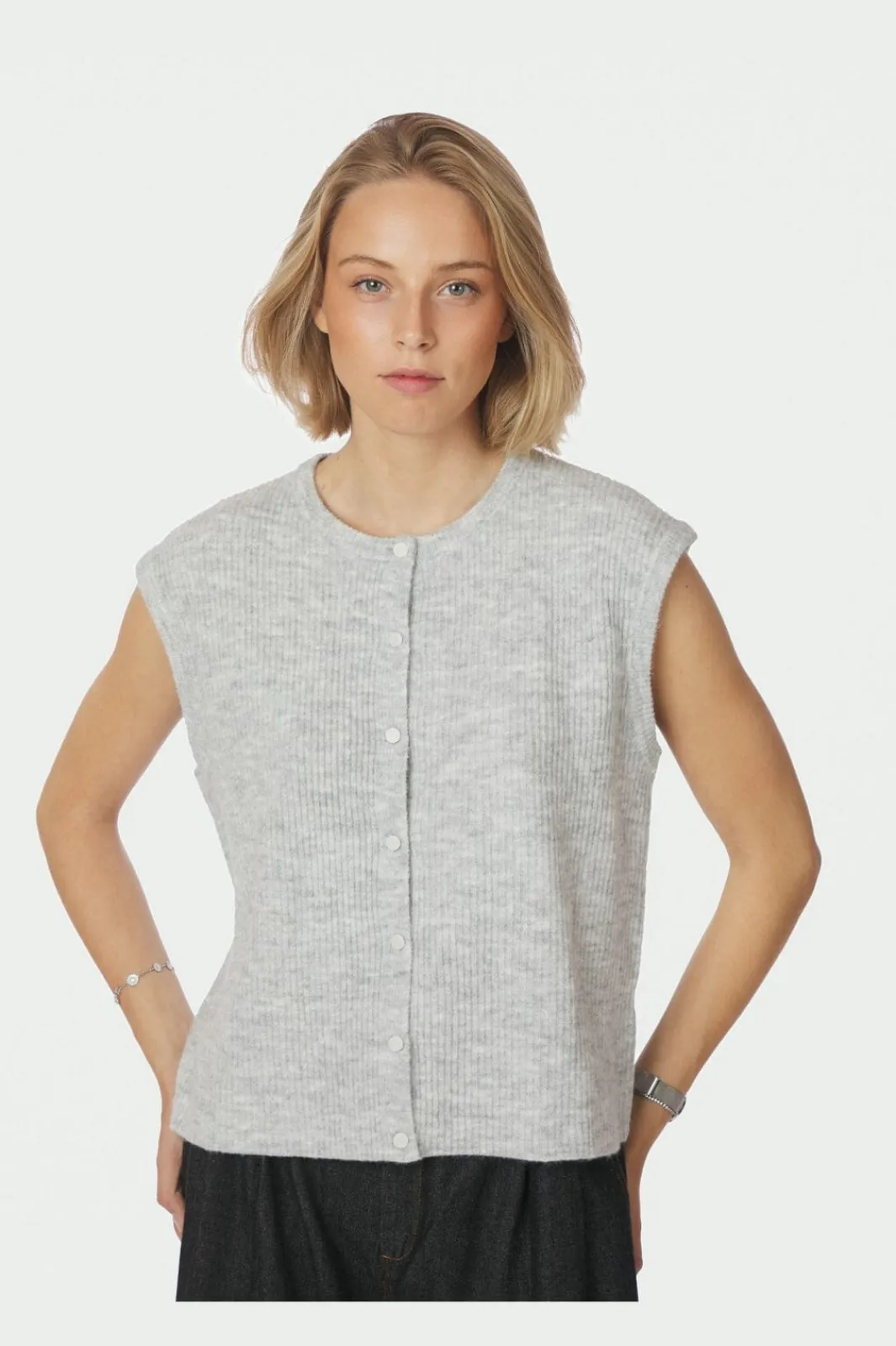 Discount Neo Noir Everest Knit Vest 164870 103