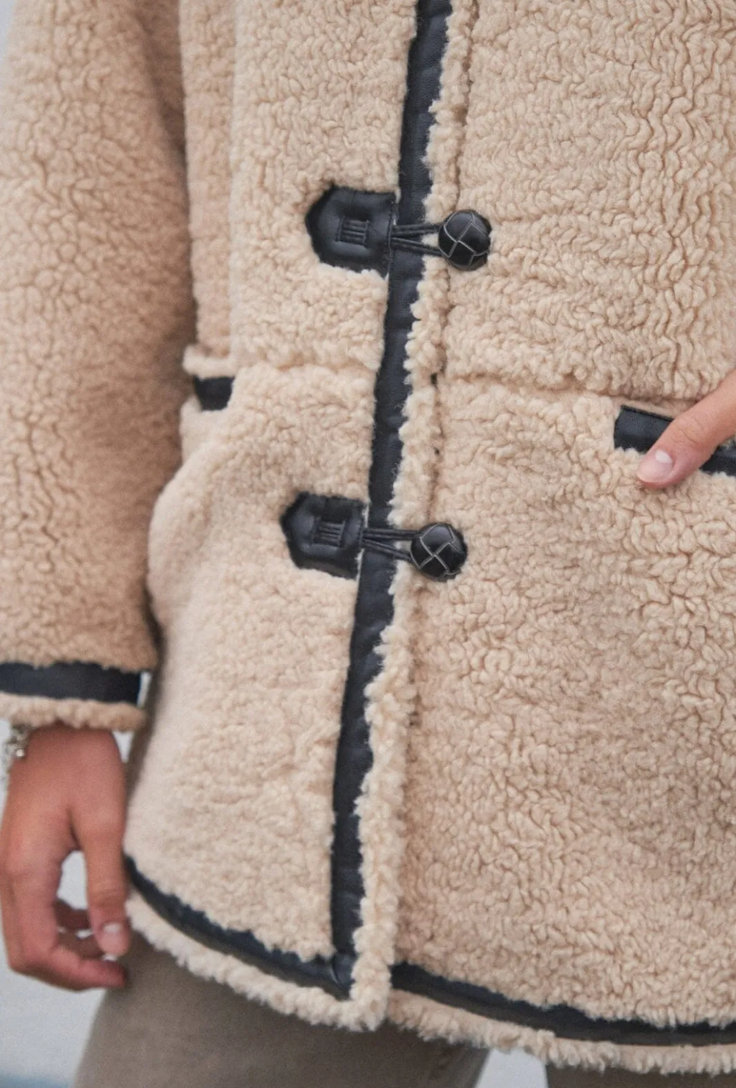 Online Neo Noir Fanny Teddy Jacket Camel
