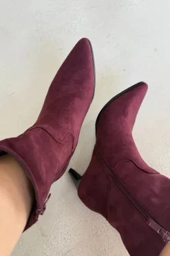 Hot Bloom Fawn Boots Burgundy