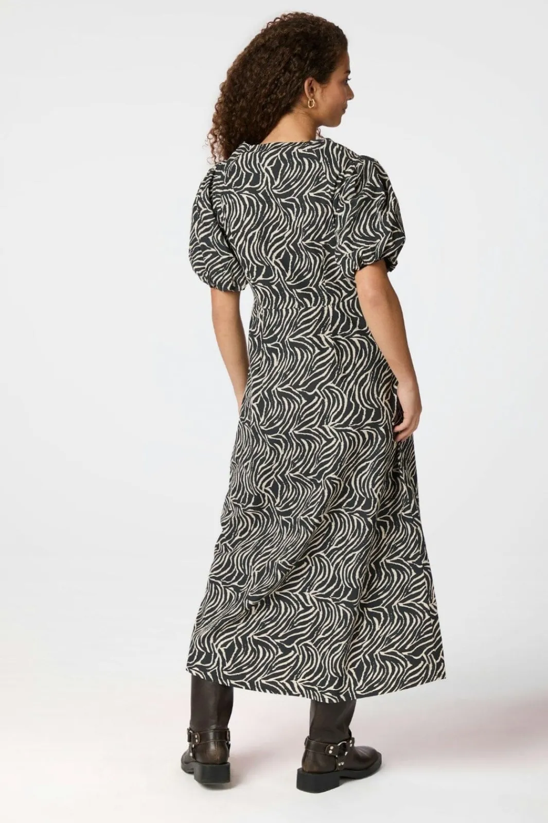 Outlet Neo Noir Illana Zebra Dress 164372 100