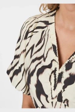 Hot Neo Noir Irina Graphic Zag Blouse 166003 121