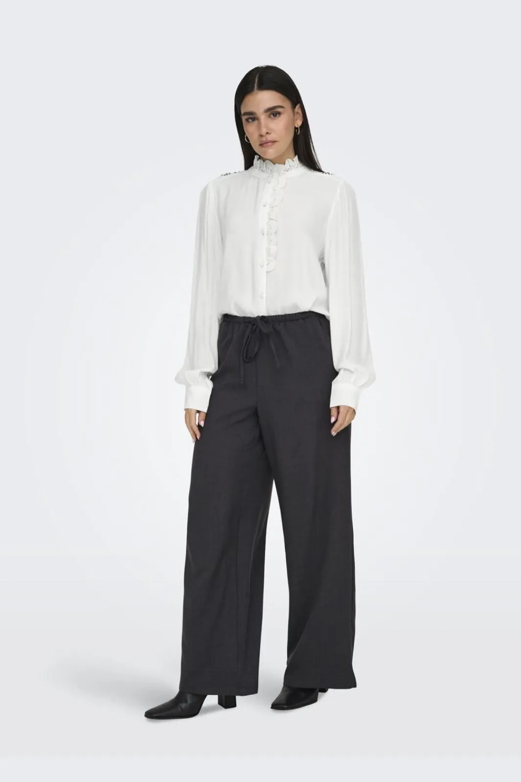 Best JDY amy L/S Frill Shirt 4746806 Cloud Dancer