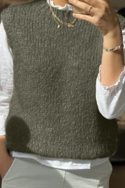 Discount Noella Kala Vest Wool Army