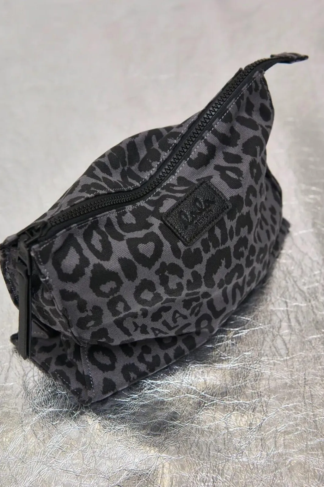 Best Lala Berlin Lbpouch Pili 10020079 Asphalt Leo
