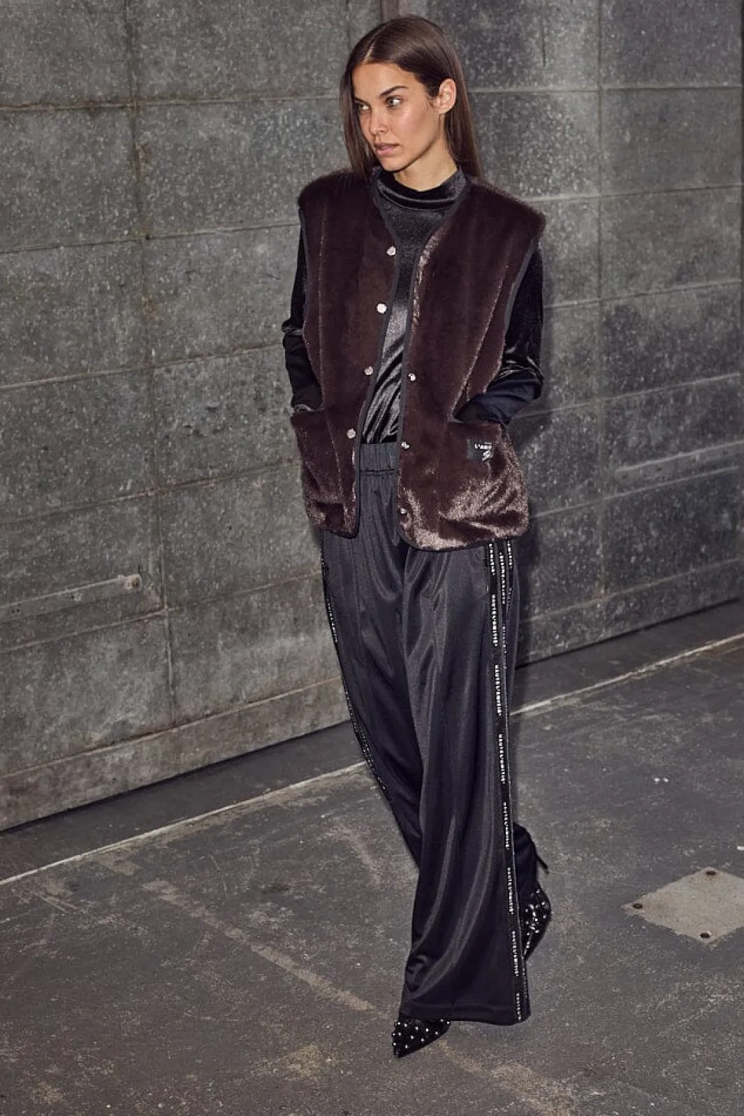 New Haute L'Amitié Logo Tape Track Pant HL10258 Black