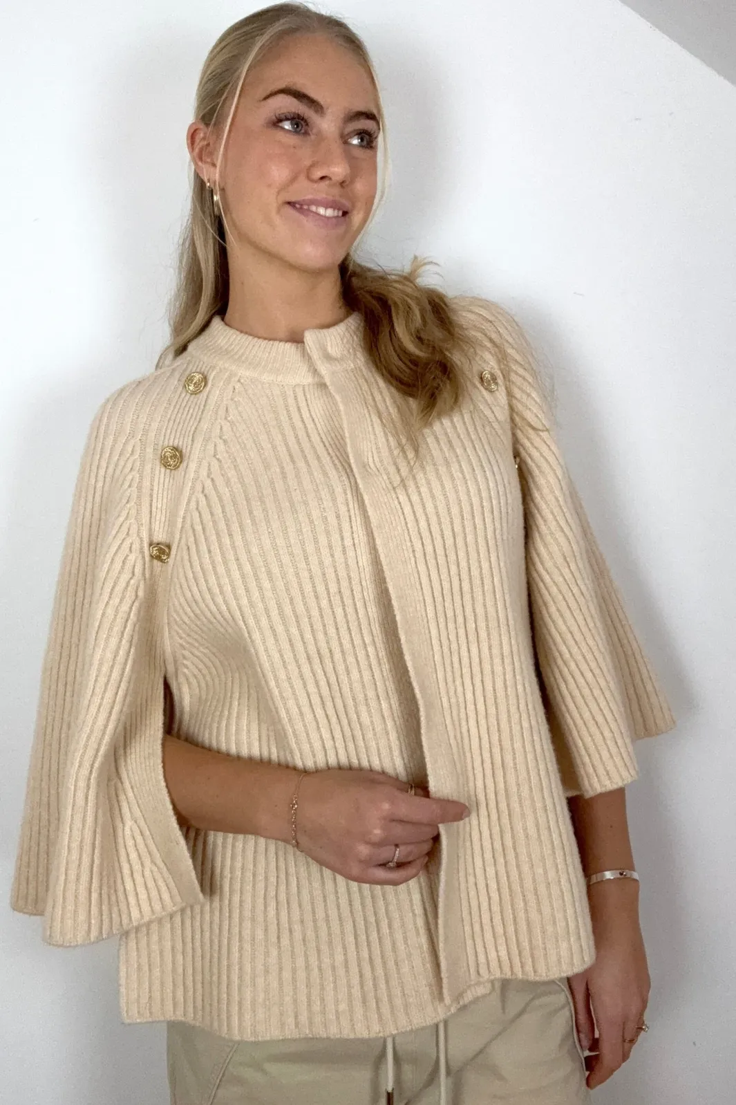 Hot Continue Louis Cape 15100 Light Sand