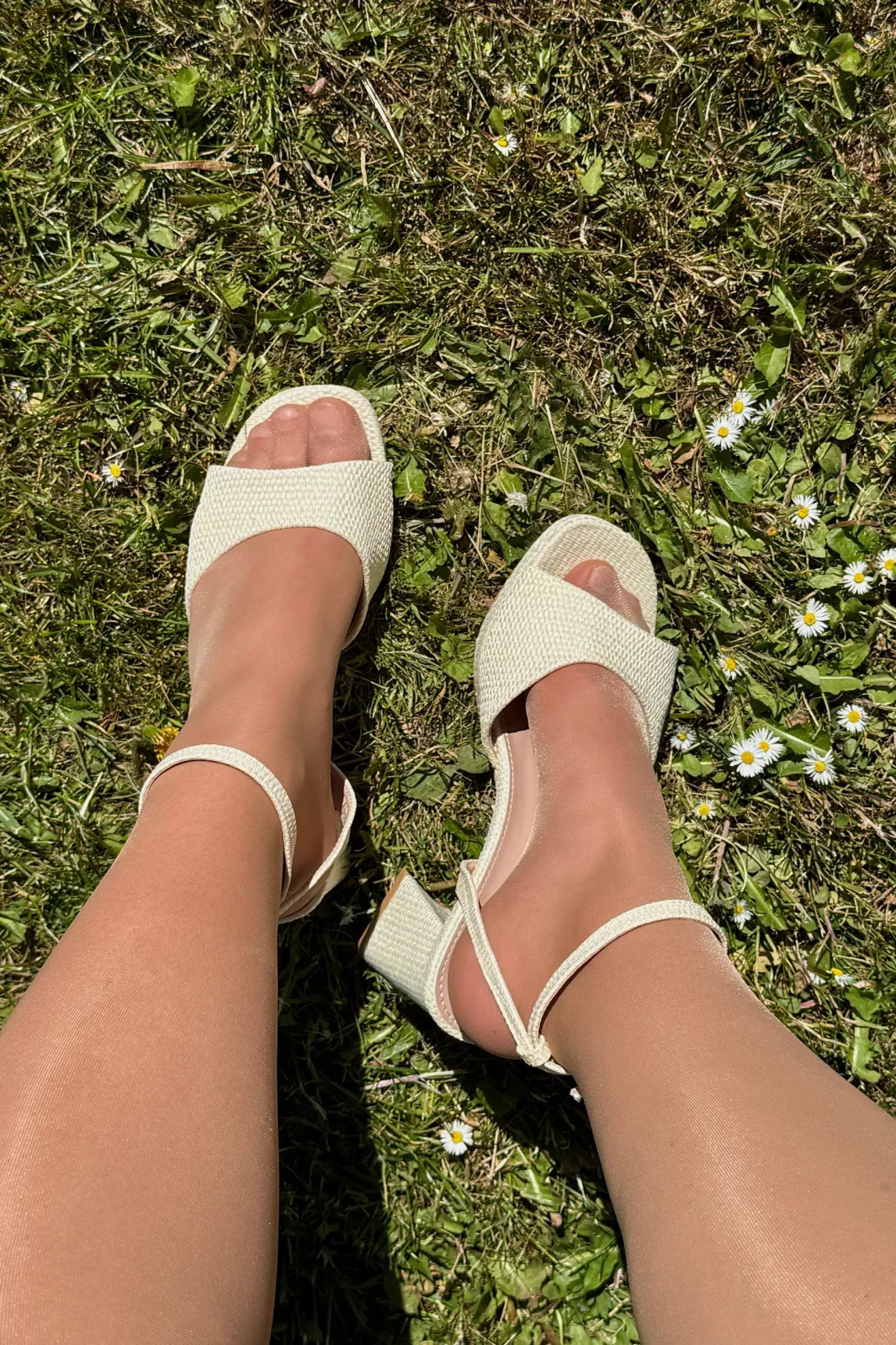 Discount Bloom Lovise Sandal Beige