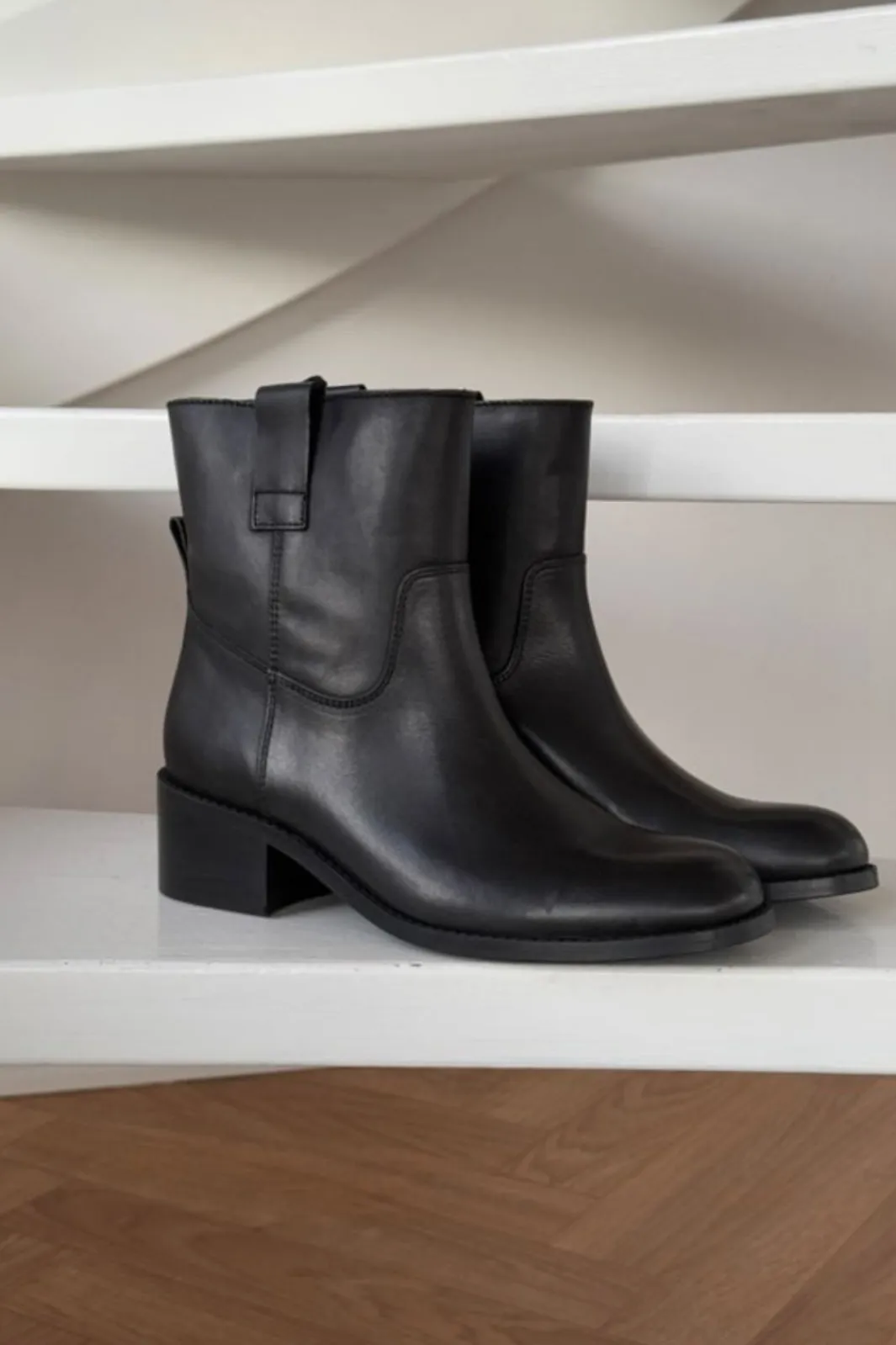 Sale Phenumb Copenhagen Martina Low Black