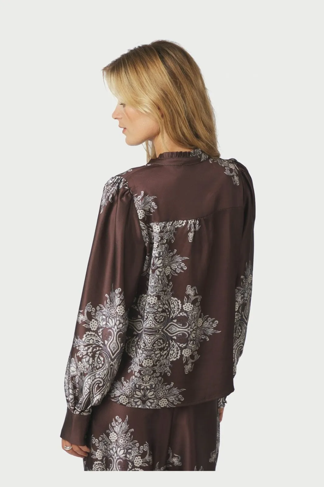 Outlet Neo Noir Massima Paisley Border Blouse 160960 676