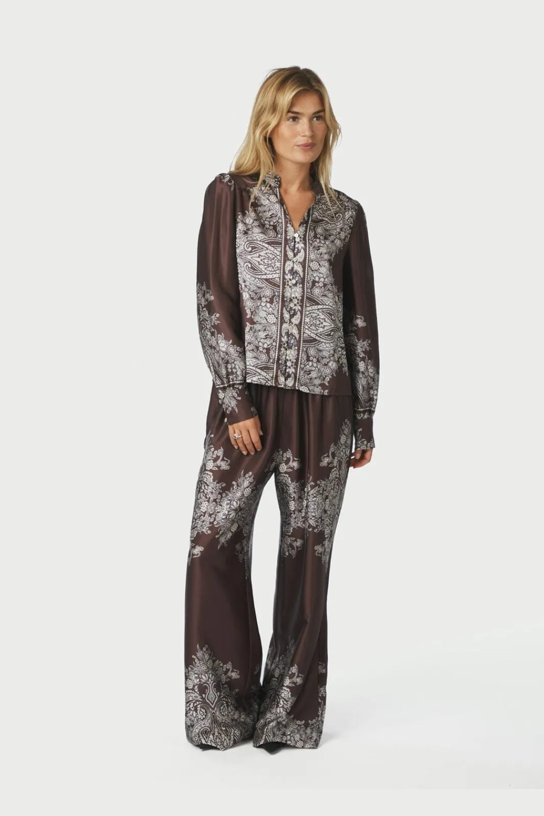 Outlet Neo Noir Massima Paisley Border Blouse 160960 676