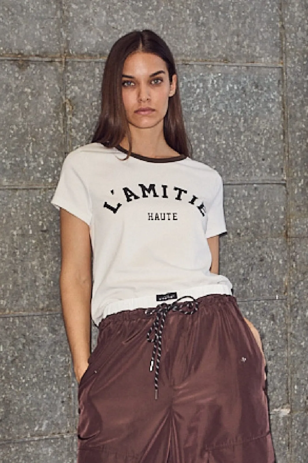 Best Haute L'Amitié Neckline Logo Tee HL10006 Off-White/Mocca
