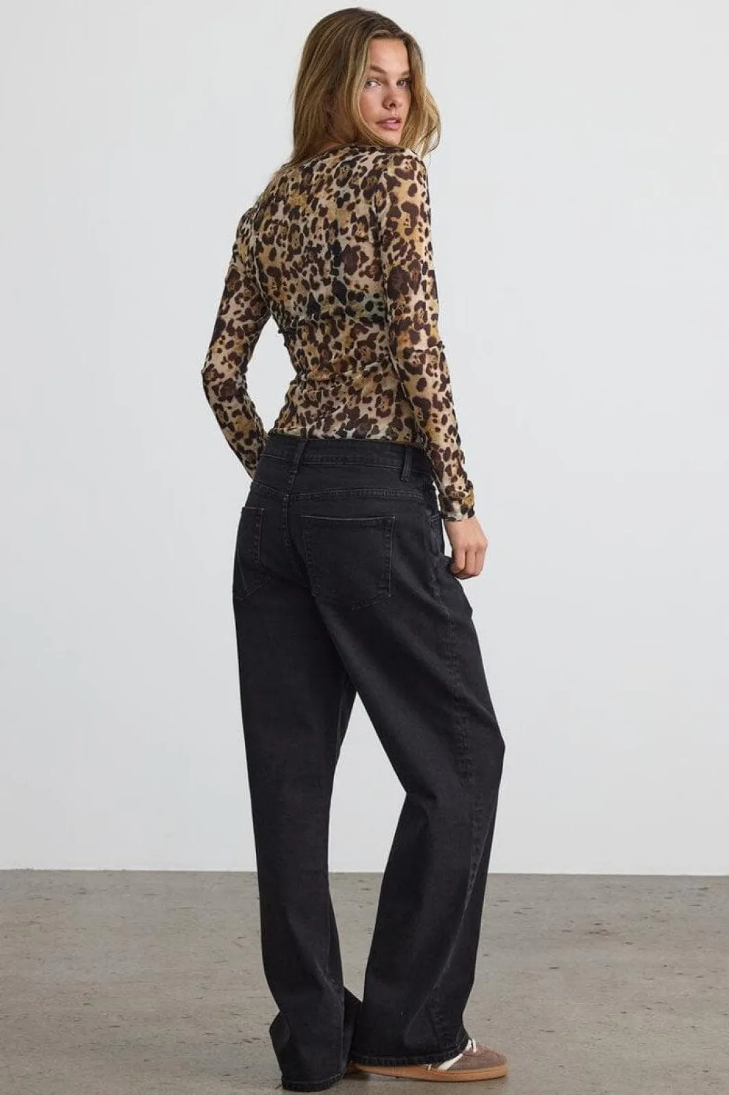 Discount Noisy May Nmjudith L/S Mesh Top Bg Fwd 4067990 Black Leo
