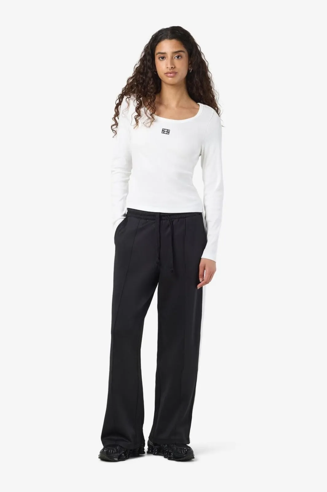 Best Noisy May Nmjudy L/S Embr Top 4863106 Cloud Dancer Black Embr