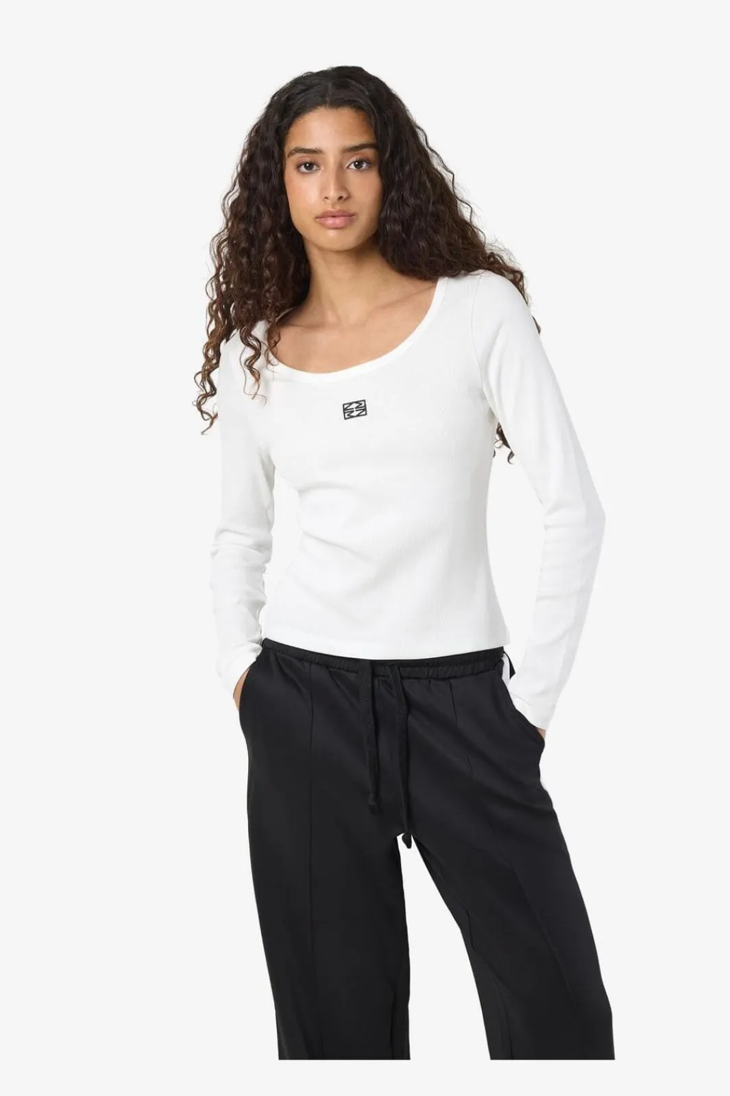 Best Noisy May Nmjudy L/S Embr Top 4863106 Cloud Dancer Black Embr