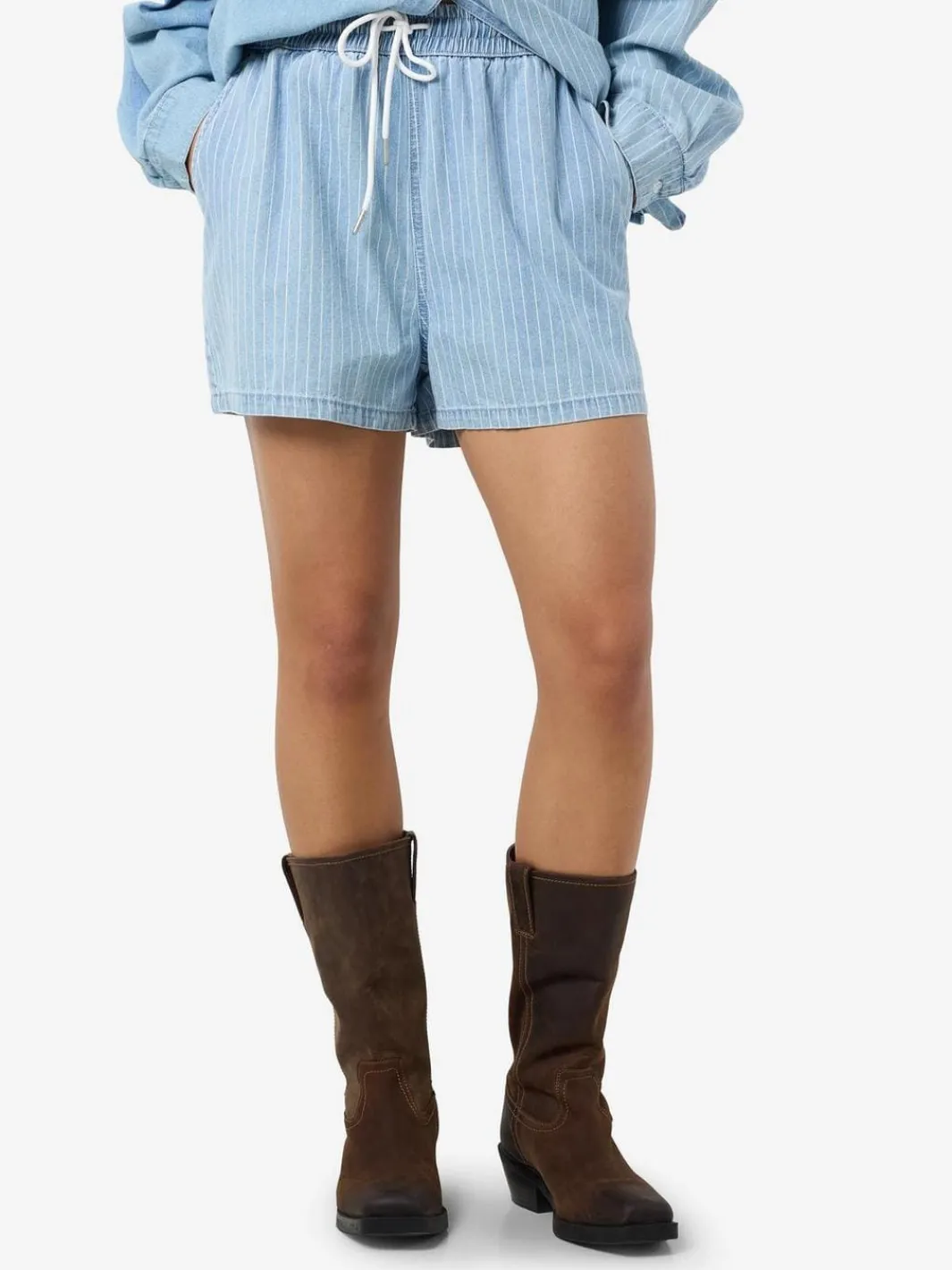 Best Noisy May Nmkatri Nw Elastic Stripe Short Bs006Lb 4724761 Light Blue Denim