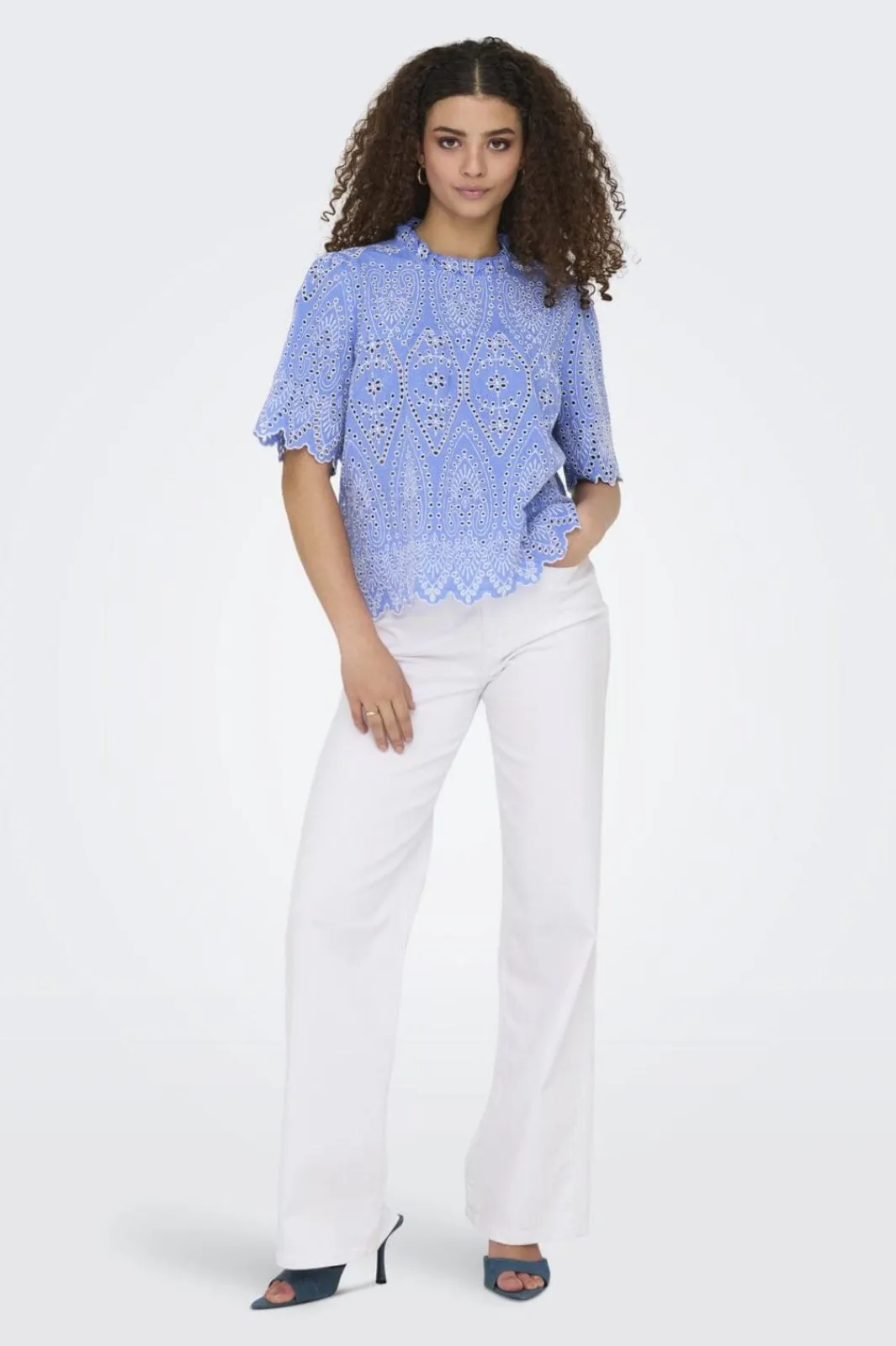 Discount Only Onlnyla Tulum Emb Ss Top 4764237 Blue Bonnet Bright White Emb.