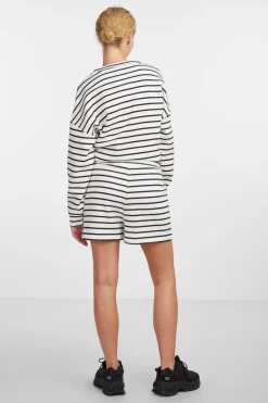 Hot Pieces Pcchilli Summer Shorts Stripe 4410140 Cloud Dancer Black