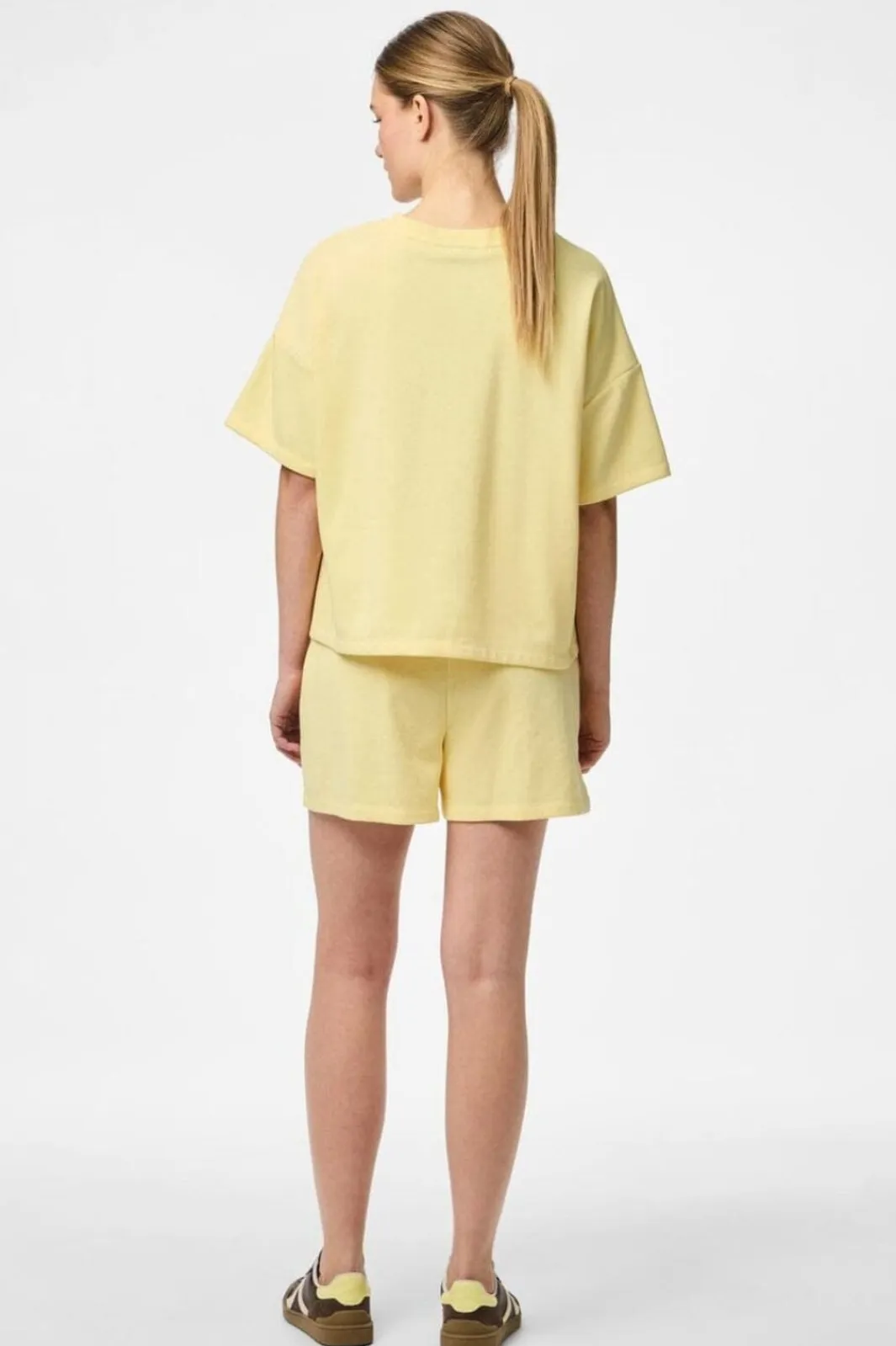 Outlet Pieces Pcchilli Summer Shorts Ub 4475975 Pale Banana