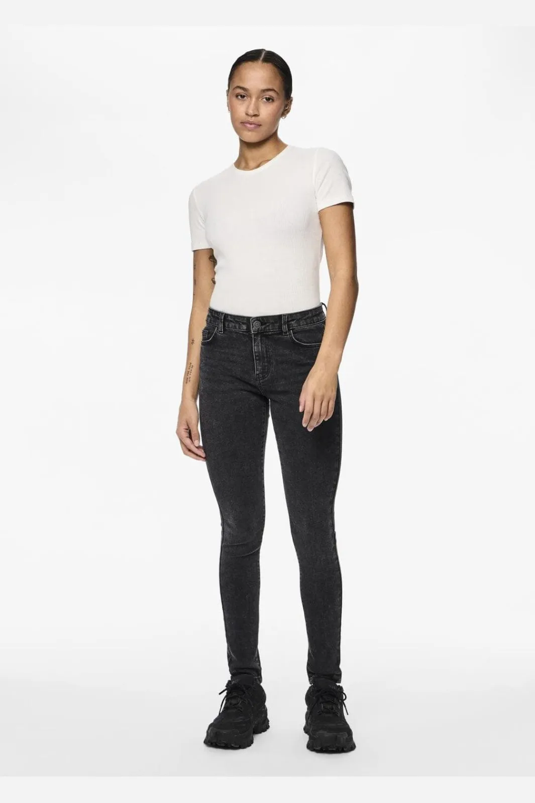 New Pieces Pcdana Skinny Jeans Dg202 4591480 Dark Grey Denim
