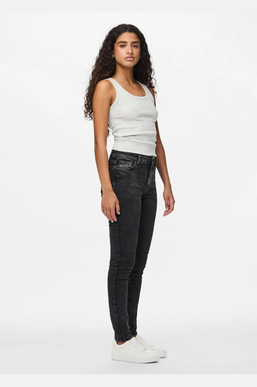 New Pieces Pcdana Skinny Jeans Dg202 4591480 Dark Grey Denim