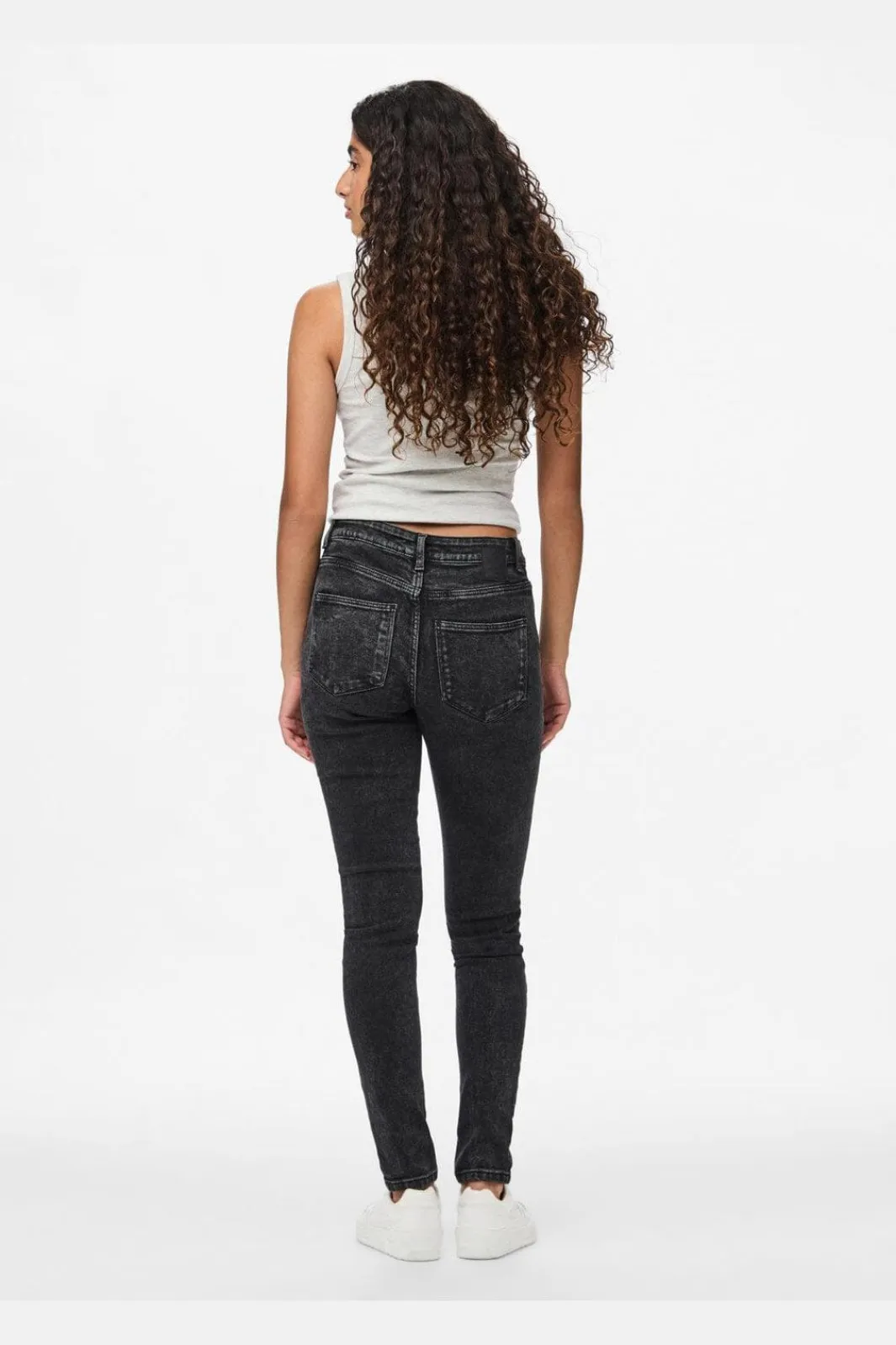 New Pieces Pcdana Skinny Jeans Dg202 4591480 Dark Grey Denim