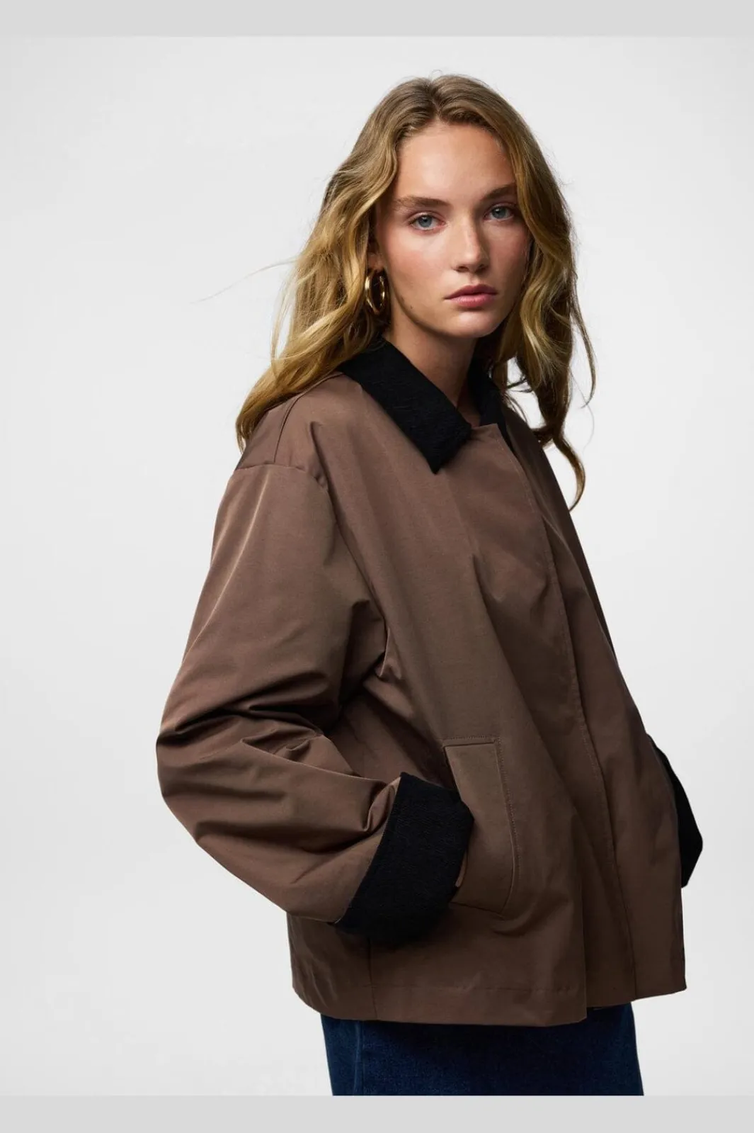 Best Pieces Pcjorma Short Light Jacket 4927144 Coffee Quartz Black