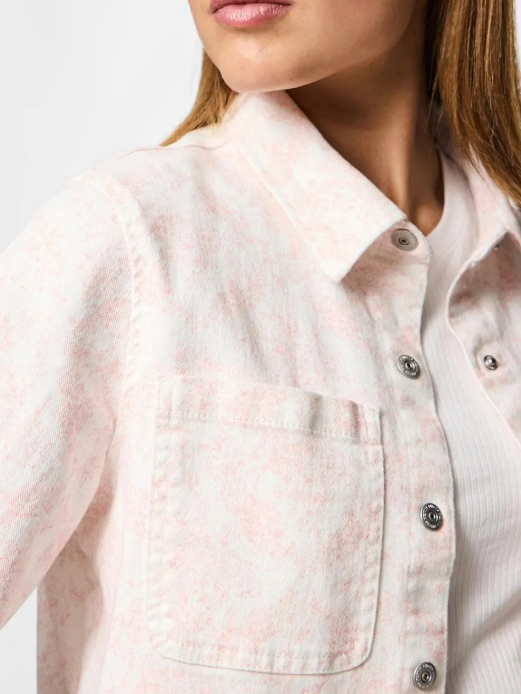 Outlet Pieces Pcsalume Ss Denim Shirt 4701726 Egret Flower