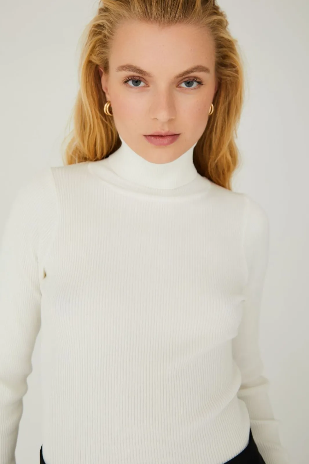 New A-View Rib Rollneck Blouse 005 Off White