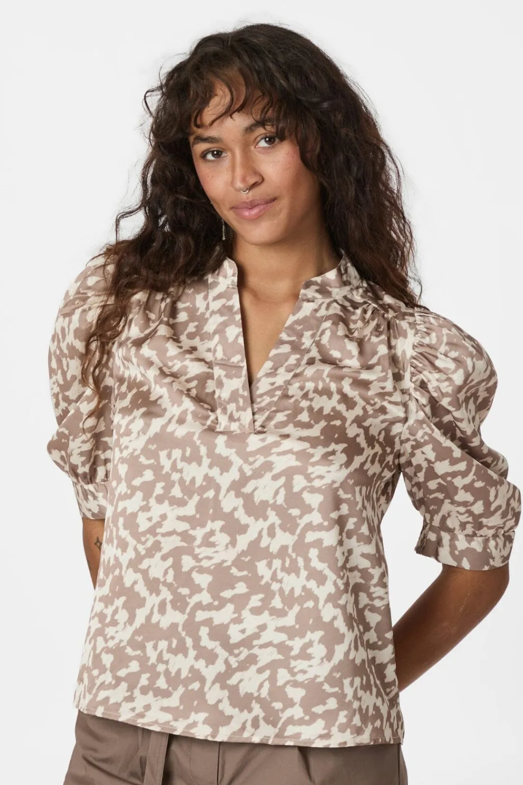 Outlet Neo Noir Roella Graphic Fade Blouse 165274 125