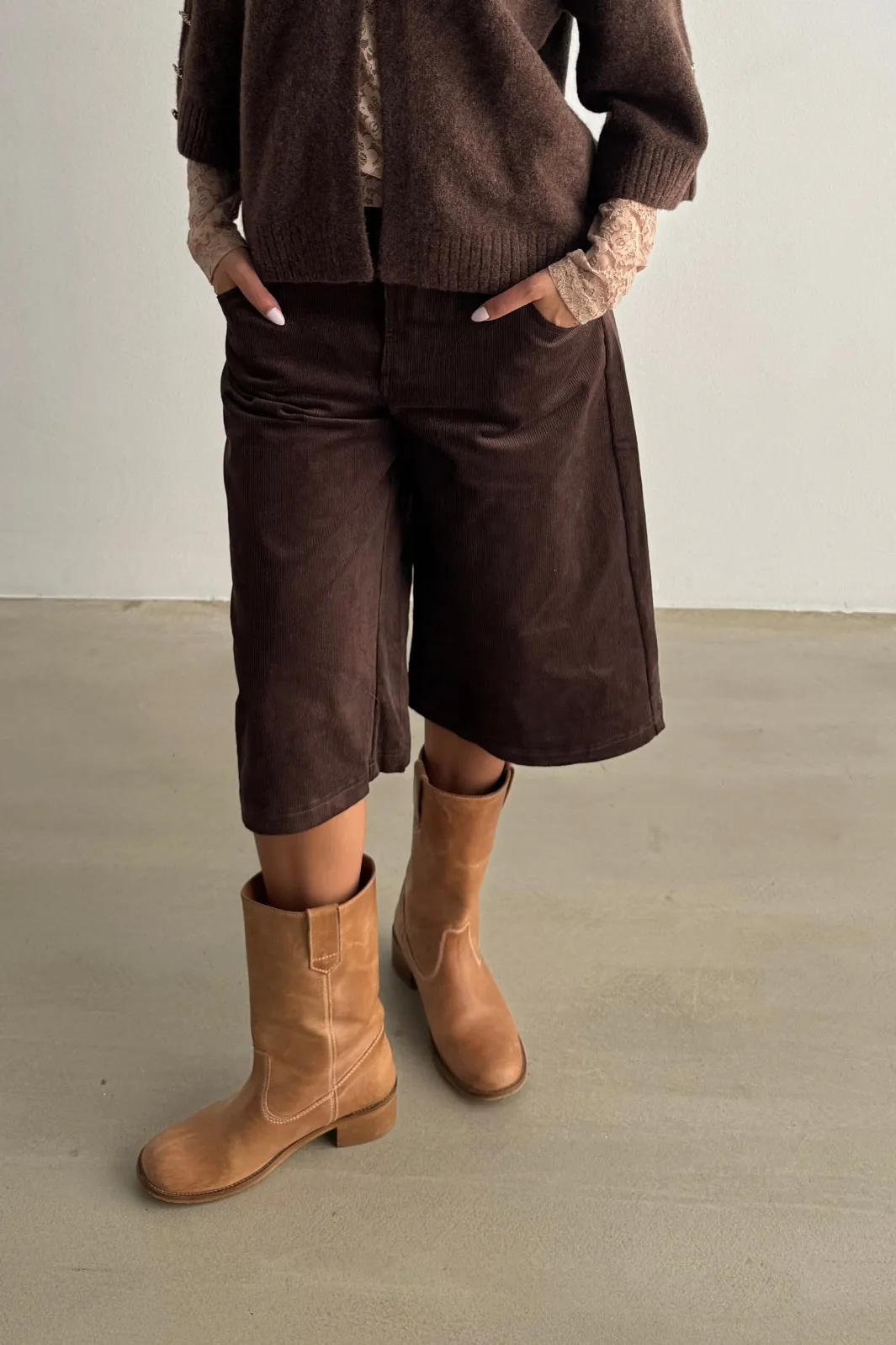 Discount Continue Rosa Jordy Shorts 15090 Brown
