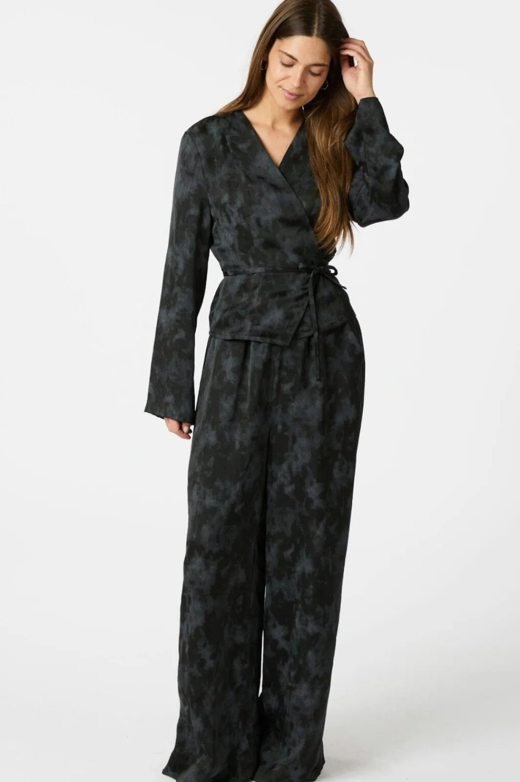 Online Neo Noir Simmi Distress Blouse 164441 104