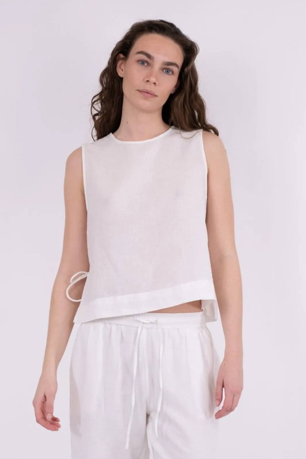 Neo Noir Svetlana Linen Top White