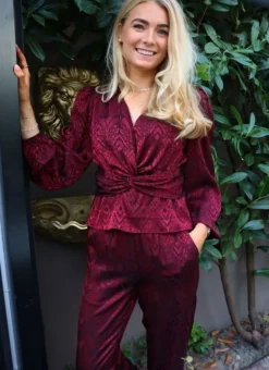 Liberte Tiki Ls Twist Blouse 22120 Bordeaux