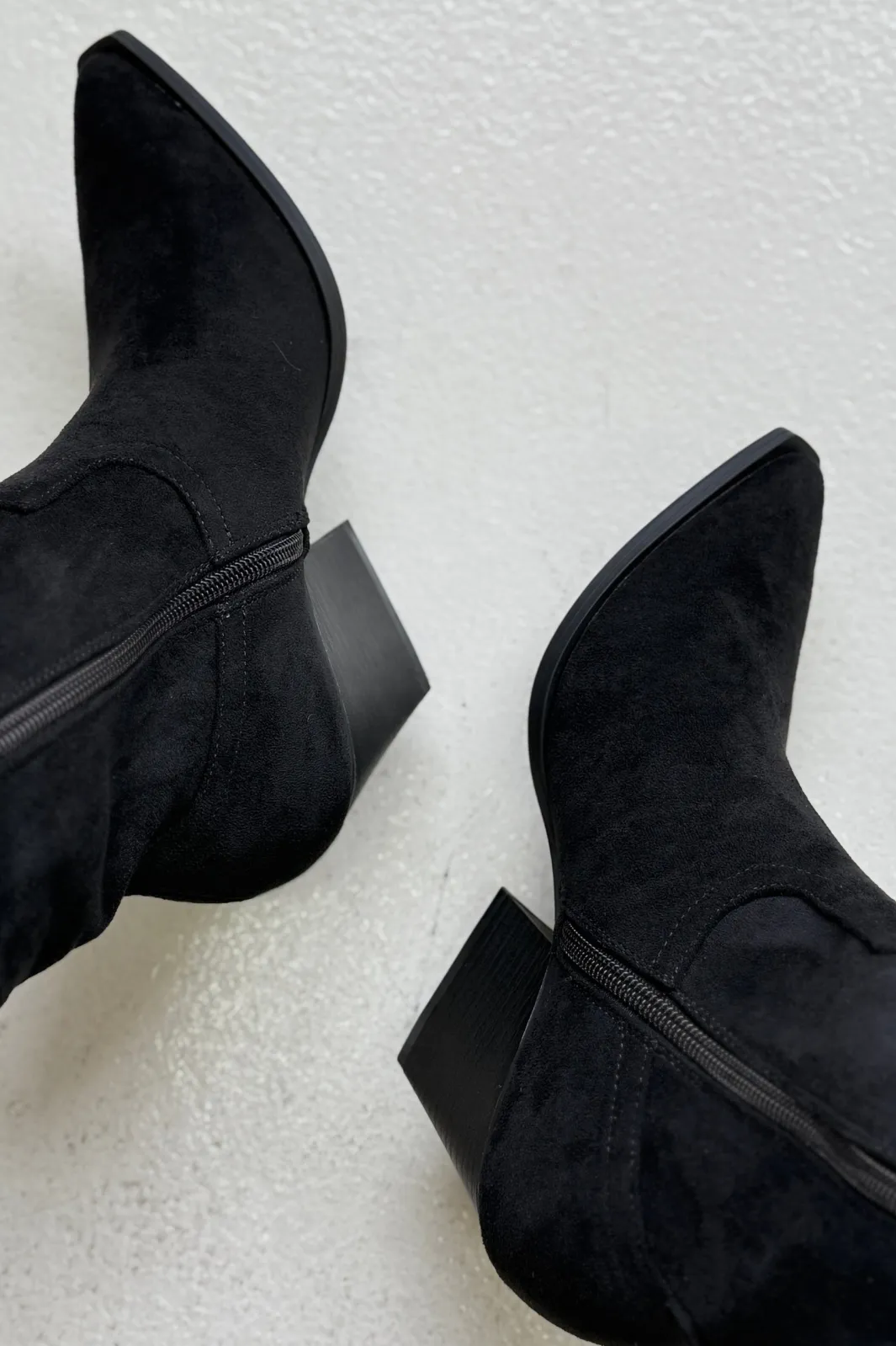 Hot Bloom Tulip Boots Black