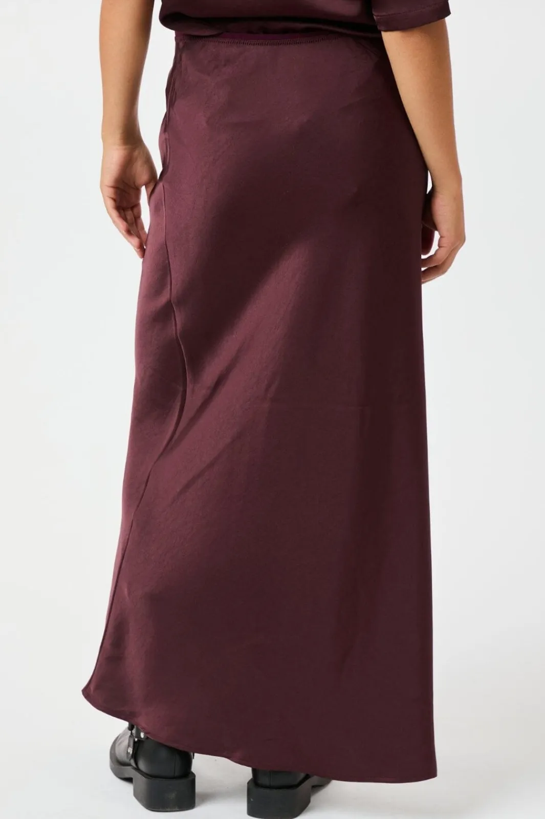 Outlet Neo Noir Vicky Heavy Sateen Skirt 159588 Burgundy