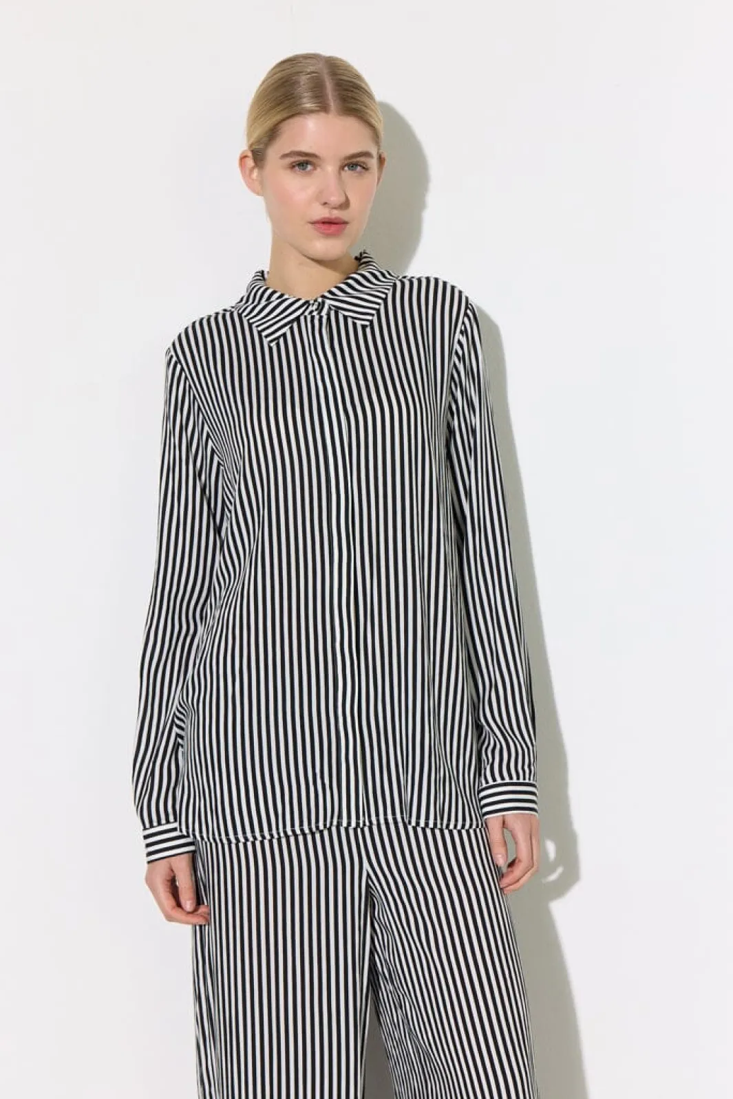 Best Hunkøn Vicky Shirt 25980 Black Striped
