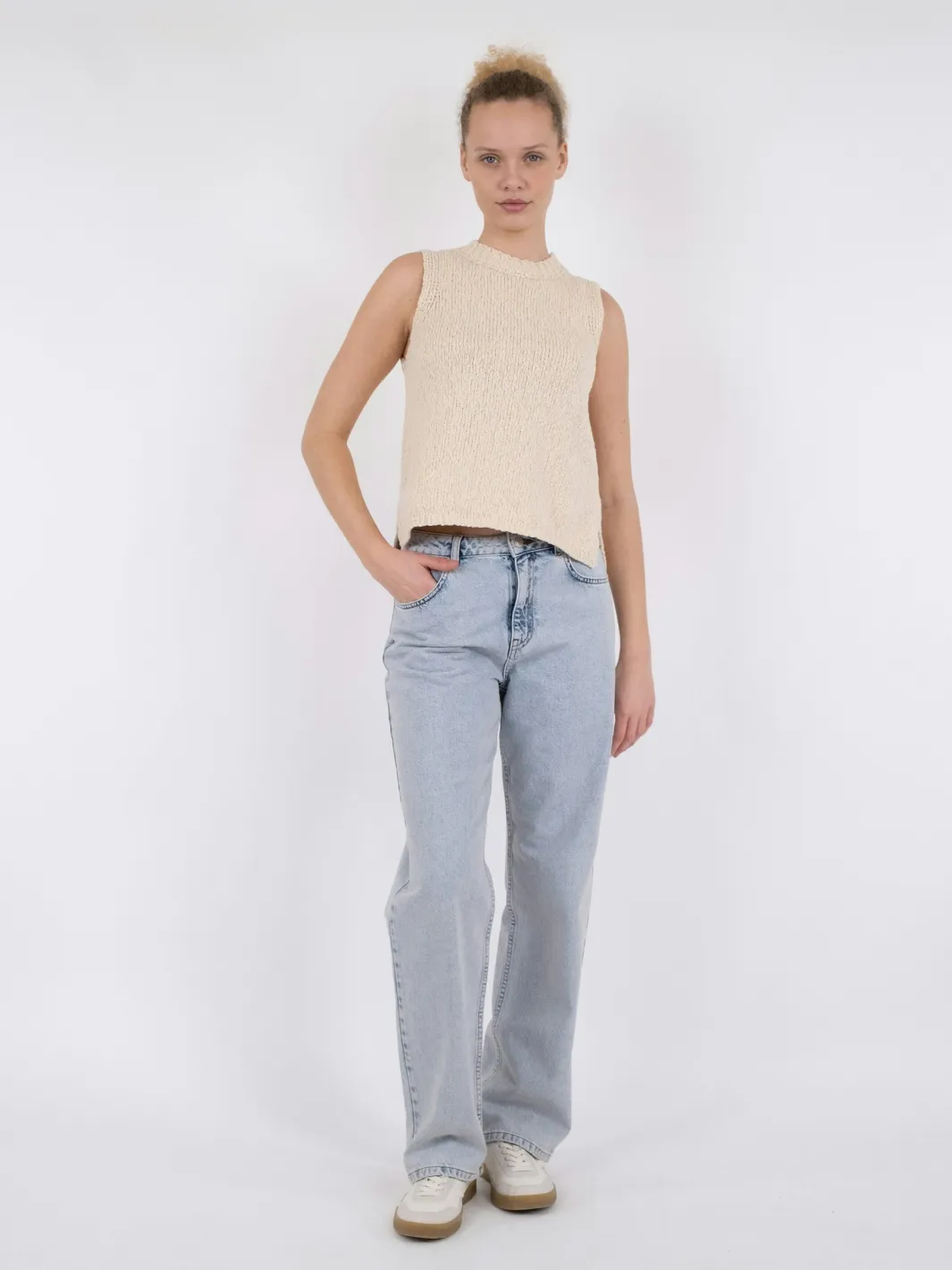 Hot Neo Noir Virena Knit Vest Sand